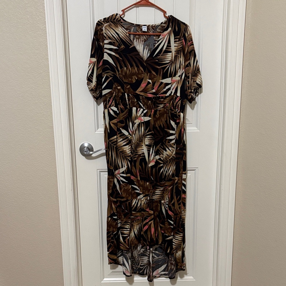 Old‎ Navy Tropical Print V-Neck Maxi Dress - Brown